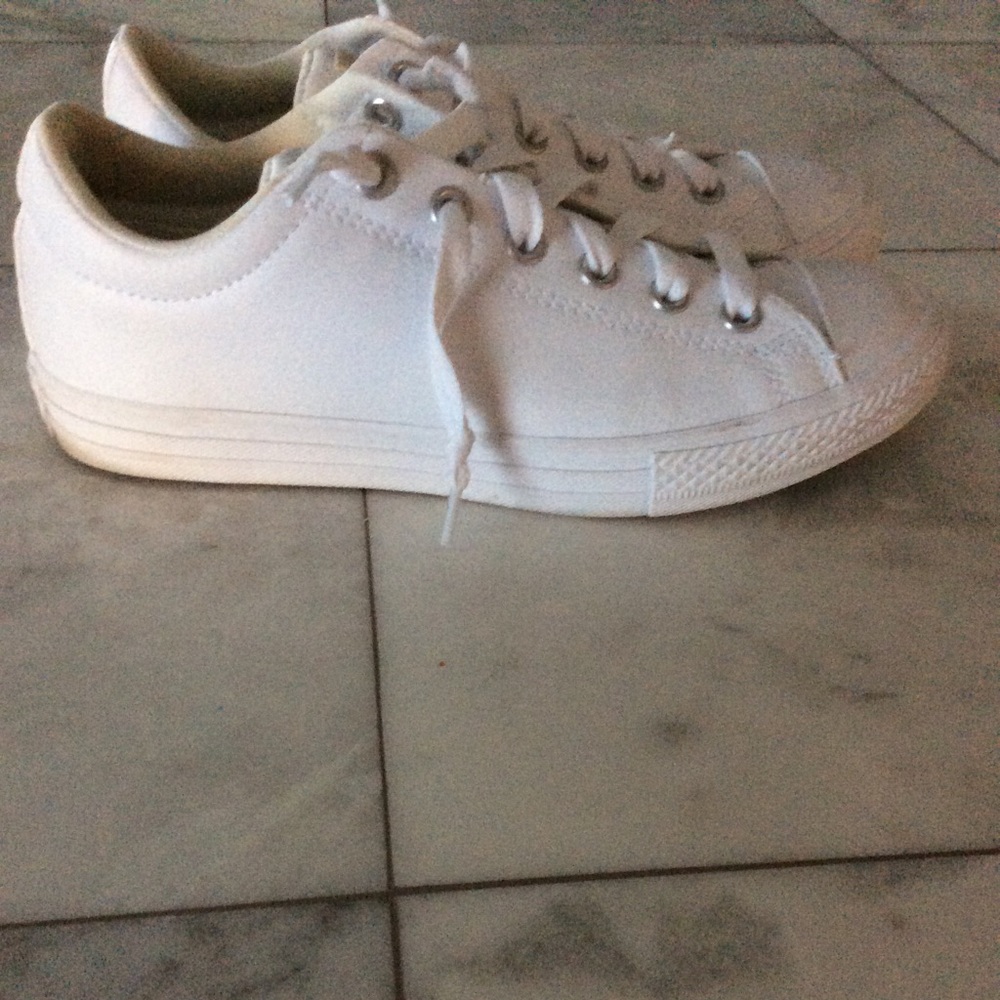 Girls converse